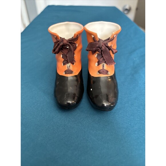 Victoria Carlsbad Austrian Porcelain 2 - "Shoes of Glass" Collection - Picture 1 of 14